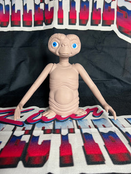 E.T. 1982 Universal Studios 8 Inch Figure